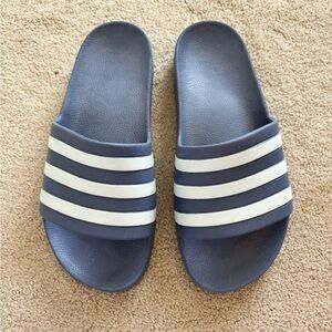 Adidas adilette men’s slide, periwinkle blue. Size 7. Fits women’s size 8
